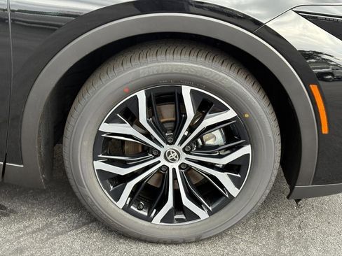 New 2026 Toyota Crown XLE image 32