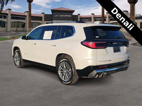 Used 2024 GMC Acadia Denali image 6
