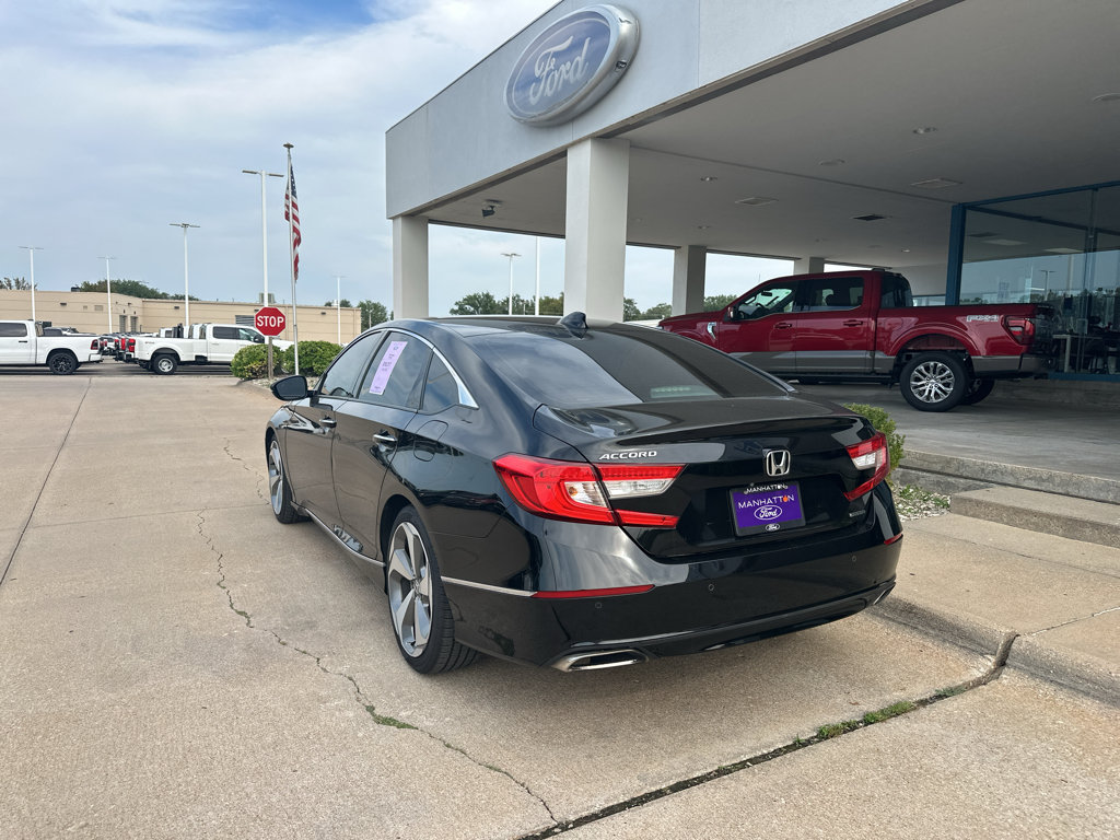 Used 2018 Honda Accord Touring image 11