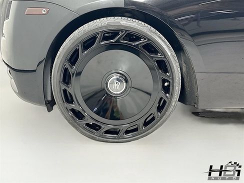 Used 2015 Rolls-Royce Wraith RWD image 17