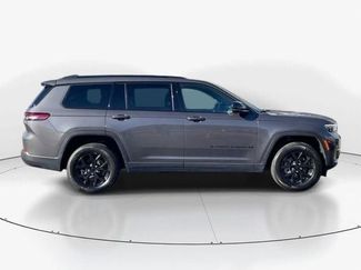 Used 2024 Jeep Grand Cherokee L Laredo video 2