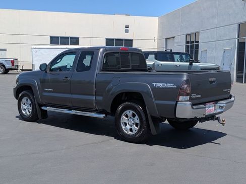 Used 2013 Toyota Tacoma PreRunner w/ TRD Off-Road Pkg RWD image 8