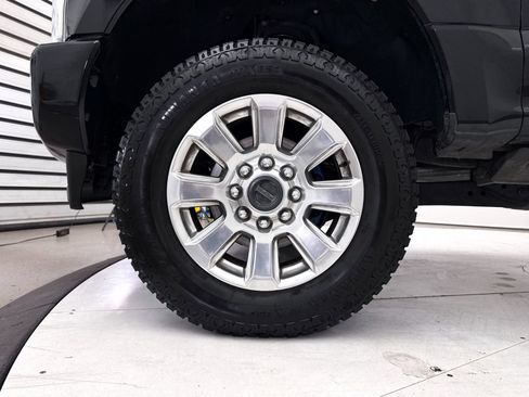 Used 2018 Ford F250 Platinum w/ Platinum Ultimate Package AWD/4WD image 15