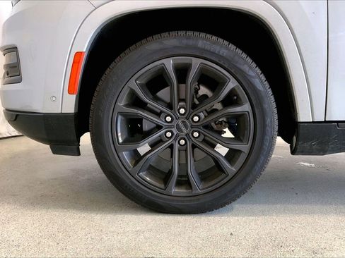 Used 2024 Jeep Grand Wagoneer L Series III w/ Rear Seat Video Group 1 AWD/4WD image 6