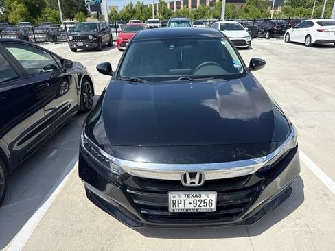 Used 2018 Honda Accord LX image 3
