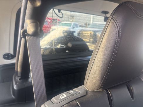 Used 2018 Jeep Wrangler Unlimited Rubicon image 18