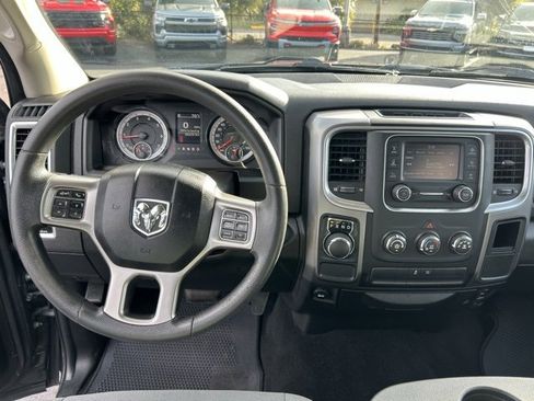 Used 2022 RAM 1500 Classic SLT image 17