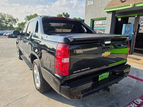Used 2012 Chevrolet Avalanche LTZ RWD image 10