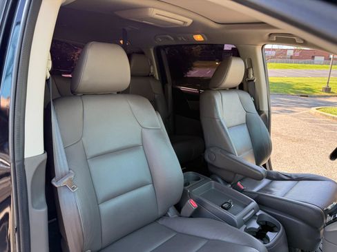 Used 2015 Honda Odyssey Touring image 19