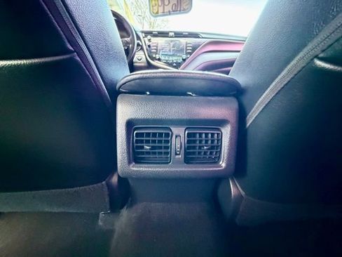 Used 2018 Toyota Camry SE w/ Audio Package FWD image 13