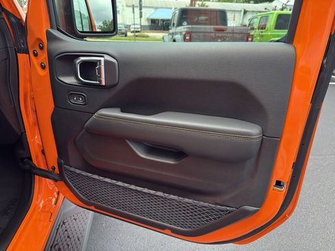 New 2025 Jeep Gladiator Sport image 23