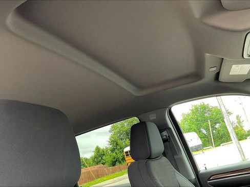 Used 2023 Chevrolet Silverado 1500 LT AWD/4WD image 18