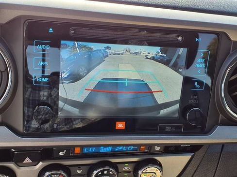 Used 2017 Toyota Tacoma TRD Off-Road AWD/4WD image 6