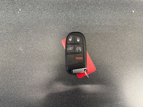 Used 2017 Jeep Grand Cherokee Overland w/ Jeep Active Safety Group image 10