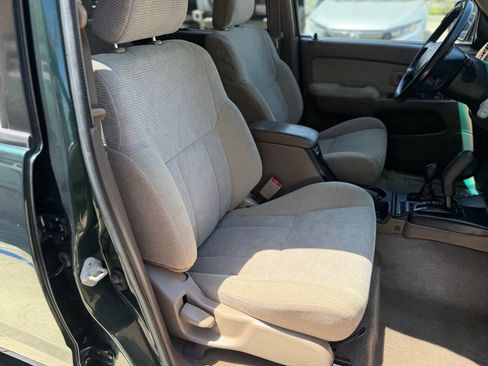 Used 2000 Toyota 4Runner SR5 AWD/4WD image 16