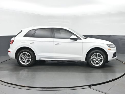 Used 2018 Audi Q5 2.0T Premium Plus w/ Convenience Package AWD/4WD image 2