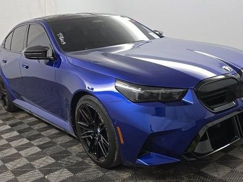 Used 2025 BMW M5 w/ Carbon Package AWD/4WD image 3