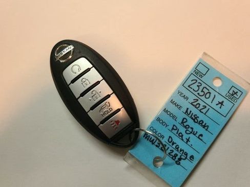 Used 2021 Nissan Rogue Platinum image 28