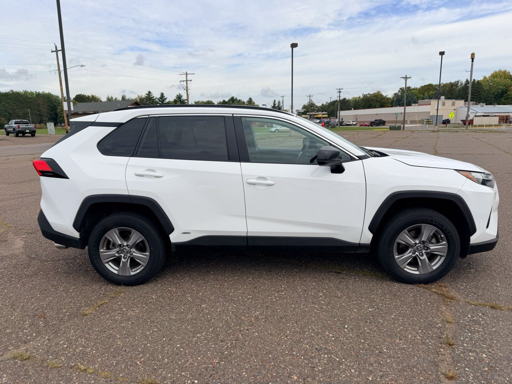 Used 2023 Toyota RAV4 LE AWD/4WD image 2