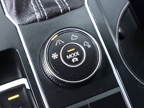 Used 2021 Volkswagen Atlas Cross Sport S image 24