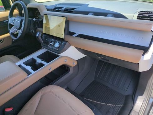 New 2026 Land Rover Defender 110 X-Dynamic SE AWD/4WD image 19