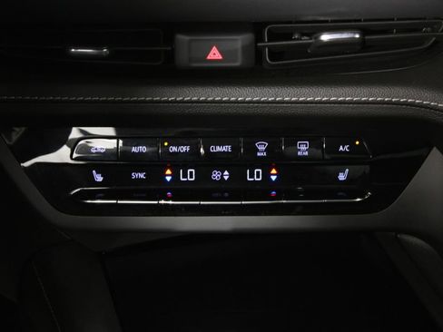 Used 2022 Buick Envision Essence w/ Sport Touring Package image 20