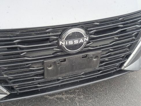 Used 2024 Nissan Altima 2.5 SV FWD image 12