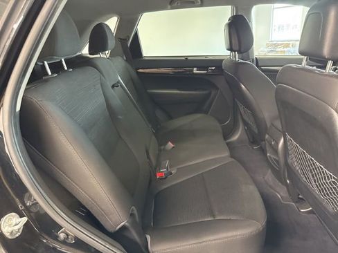 Used 2015 Kia Sorento LX image 27