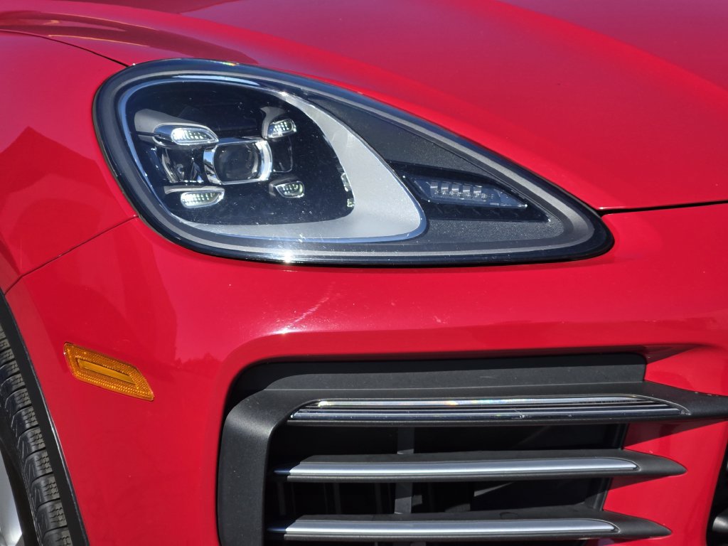 Used 2022 Porsche Cayenne AWD/4WD image 8