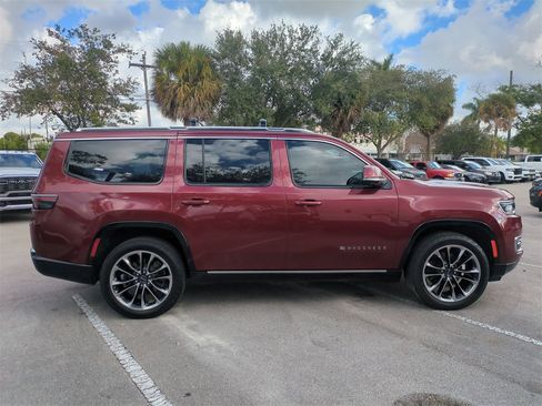 Used 2022 Jeep Wagoneer Series III w/ Premium Group I image 5