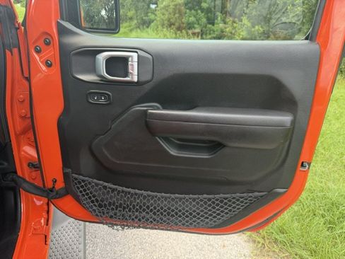 Used 2018 Jeep Wrangler Unlimited Sport S AWD/4WD image 13