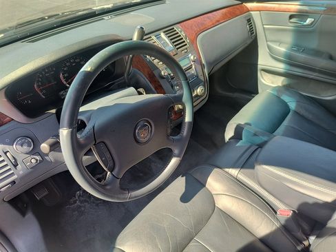 Used 2010 Cadillac DTS Limousine image 14