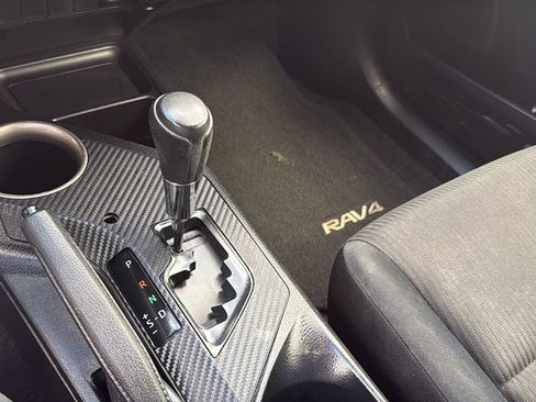 Used 2014 Toyota RAV4 LE image 27