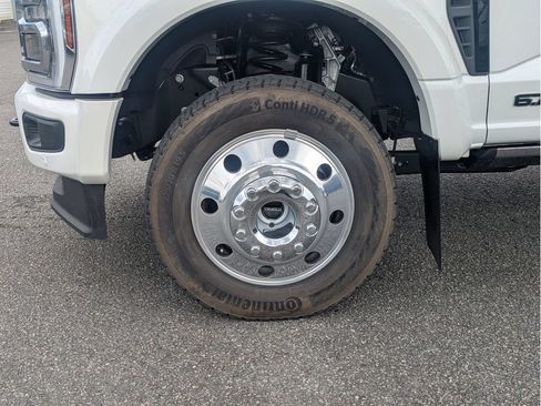 Used 2025 Ford F450 Platinum w/ FX4 Off-Road Package AWD/4WD image 27