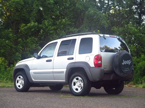 Used 2002 Jeep Liberty Sport AWD/4WD image 3