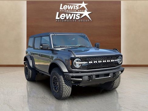 Used 2024 Ford Bronco Wildtrak image 1