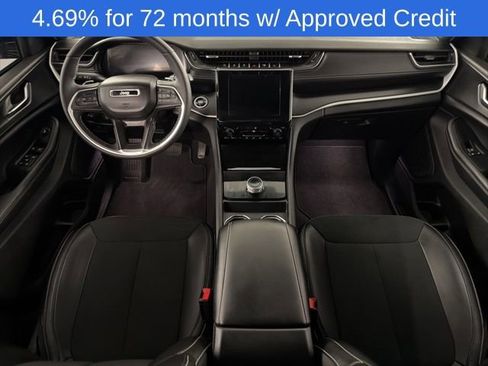 Used 2025 Jeep Grand Cherokee L Laredo image 19