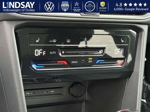 New 2025 Volkswagen Taos SE image 13