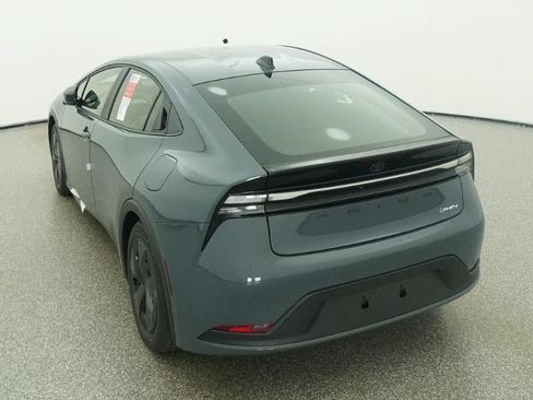 New 2026 Toyota Prius Plug-In Hybrid FWD image 11