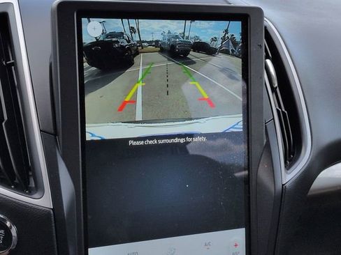 Certified 2023 Ford Edge SE image 20