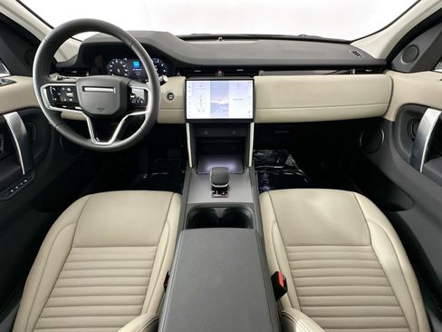 Used 2025 Land Rover Discovery Sport S image 21