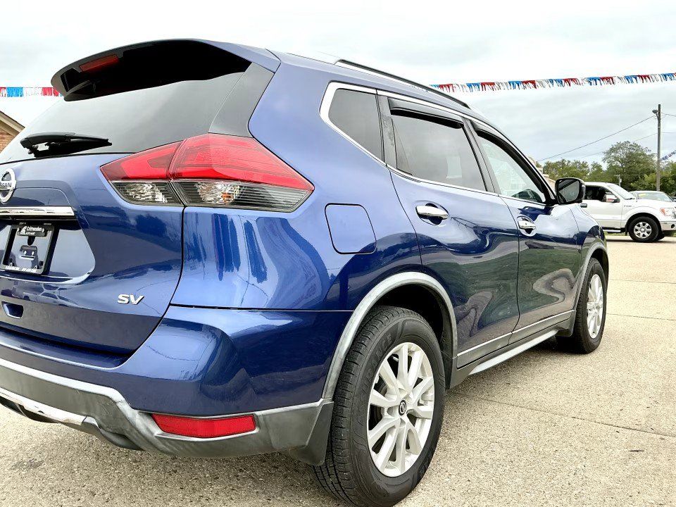 Used 2017 Nissan Rogue SV w/ SV Premium Package FWD image 28