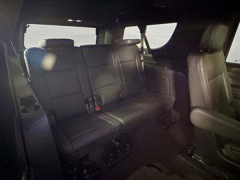 Used 2024 Chevrolet Suburban High Country image 30