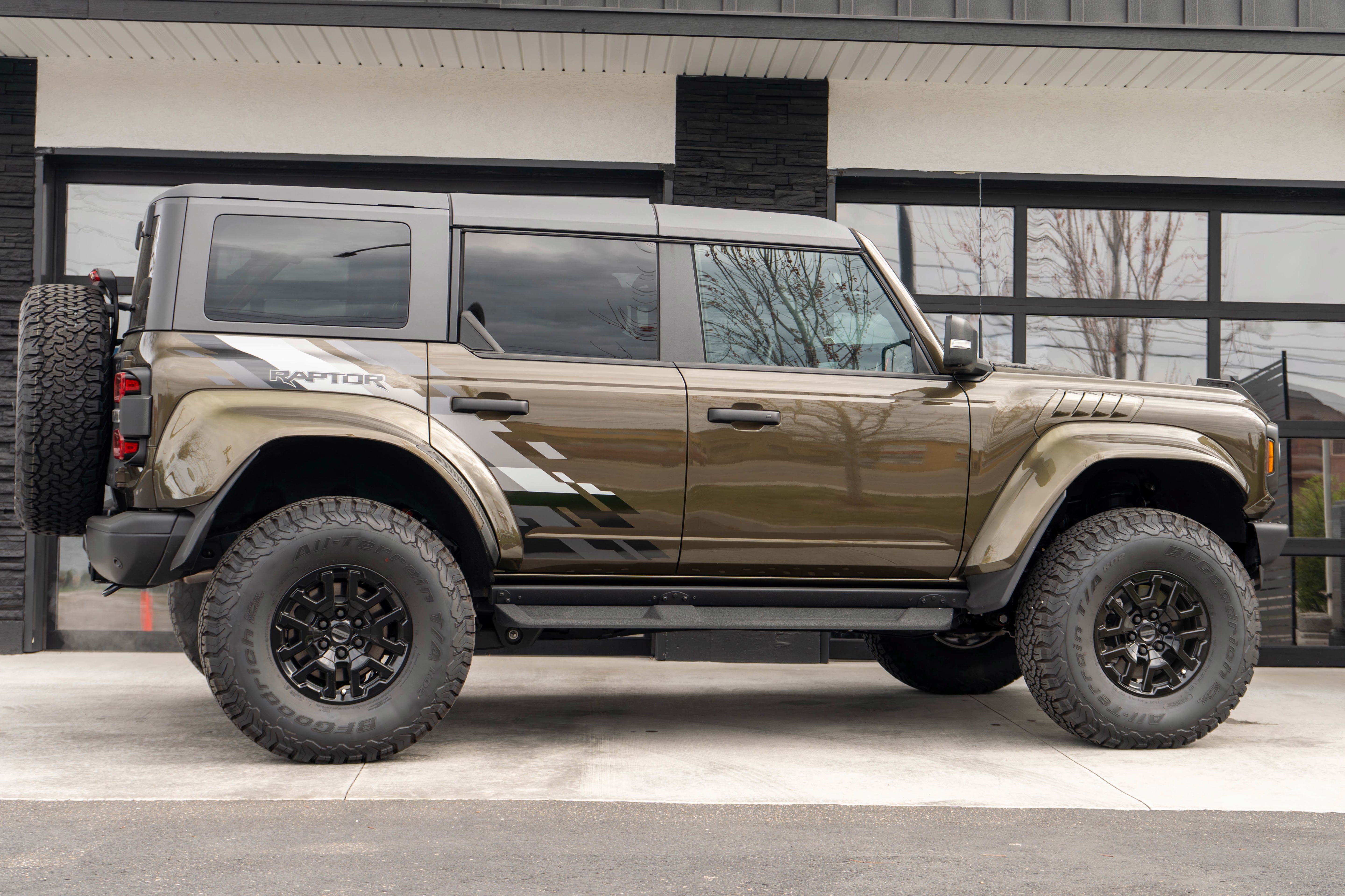 Used 2024 Ford Bronco Raptor AWD/4WD image 3
