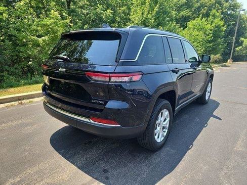 Used 2024 Jeep Grand Cherokee Limited image 3