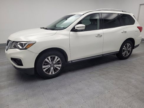 Used 2019 Nissan Pathfinder SL image 2