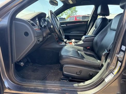 Used 2014 Chrysler 300 RWD image 10