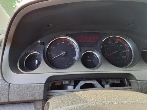 Used 2011 GMC Acadia SLE image 19