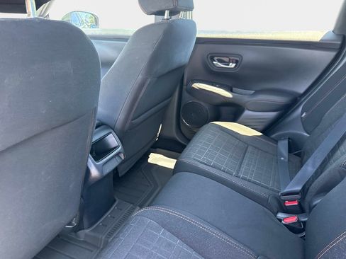 Used 2025 Honda HR-V Sport image 14