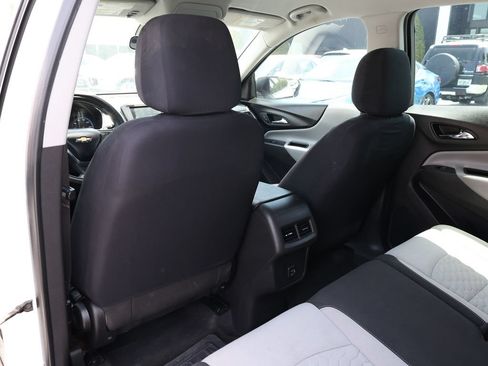Used 2019 Chevrolet Equinox LS FWD image 15
